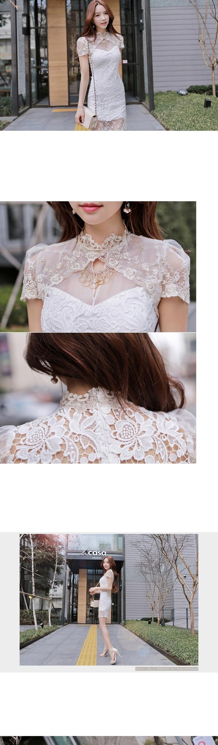 **พร้อมส่งด่วนมีจำนวนจำกัดค่ะ**เดรสไปงานแต่งสีขาวแขนสั้นคอตั้ง ดีเทลตกแต่งคอด้วยผ้าโปร่งลูกไม้สีขาวปักลวดลายสีทอง เดรสใช้ผ้าลูกไม้สีขาวอย่างดีติดซิปด้านหลัง มีซับใน สวยคุณภาพดีเหมือนแบบค่ะ