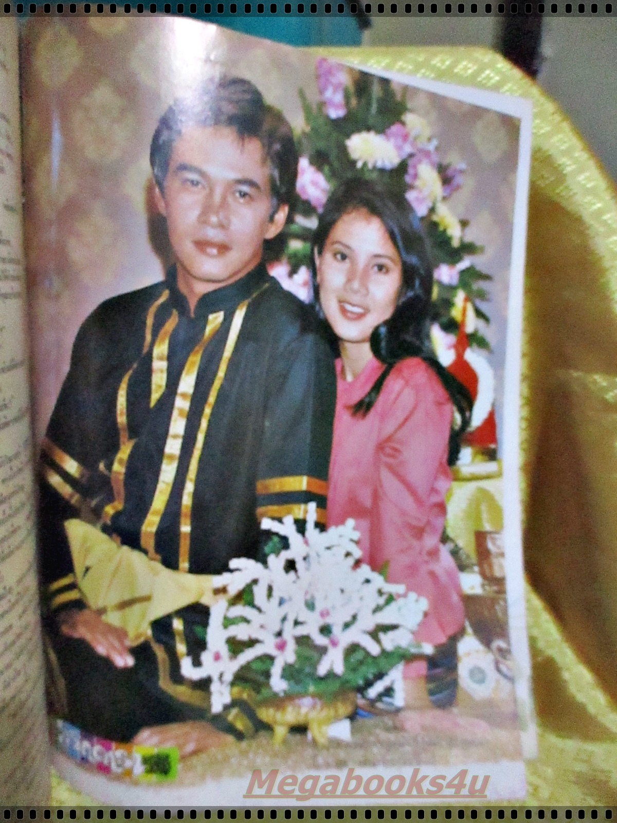 นิตยสารโลกดารา ฉบับที่215 ปี2522 ปก ยอดรัก สลักใจ วาสนา สิทธิเวช