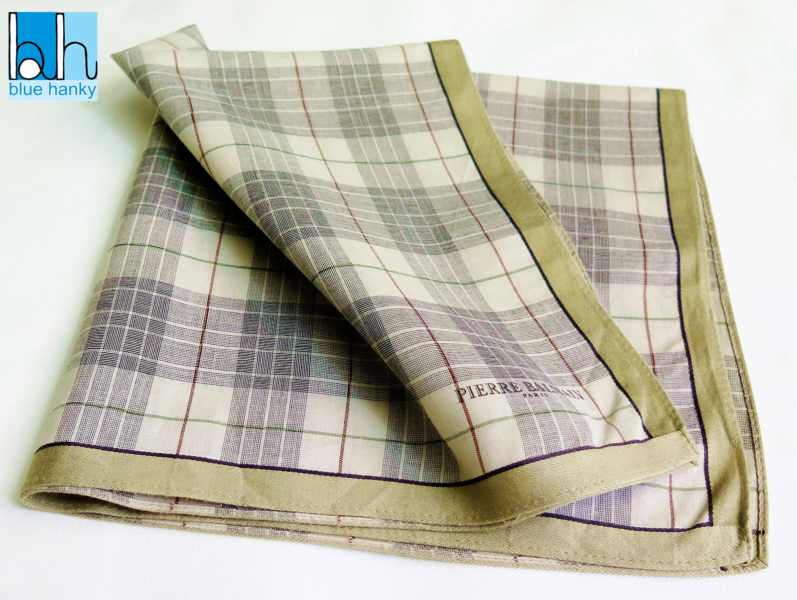 #129 18" PIERRE BALMAIN PARIS ผ้าเช็ดหน้ามือ2 สภาพดี ผ้าเช็ดหน้าผืนใหญ่