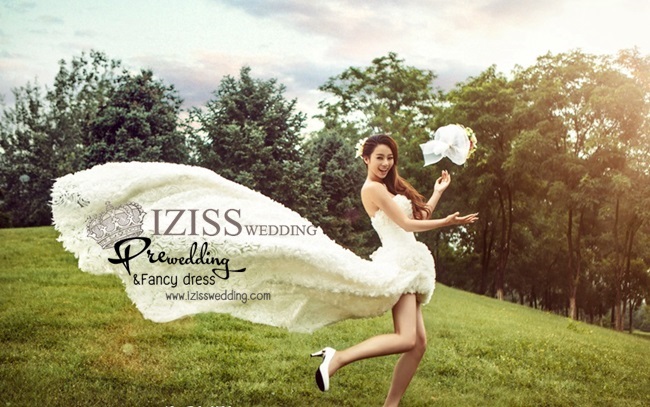 ***พร้อมส่ง***ชุดคู่ถ่ายพรีเวดดิ้ง (prewedding dress) & ชุดแต่งงานแฟนซี (Fancy wedding dress)ชายหญิง "ธีมสีขาว-เขียว"