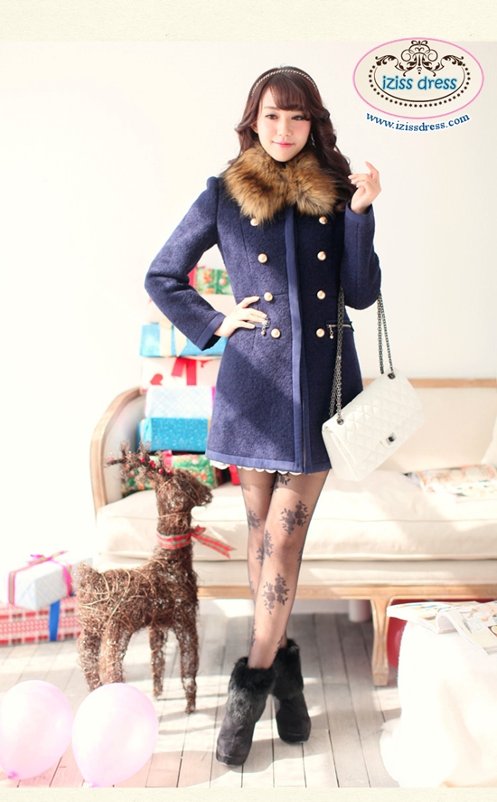 ***พร้อมส่งsize S นี้ค่ะจองด่วนมีจำนวนจำกัดจร้า***โค้ทกันหนาวสีครีมคอติดขนเฟอร์สีขาว ผ่าหน้าตกแต่งกระดุมสีทอง มีกระเป๋าติดซิปด้านข้างทั้ง 2 ข้าง สวยเหมือนแบบจร้า