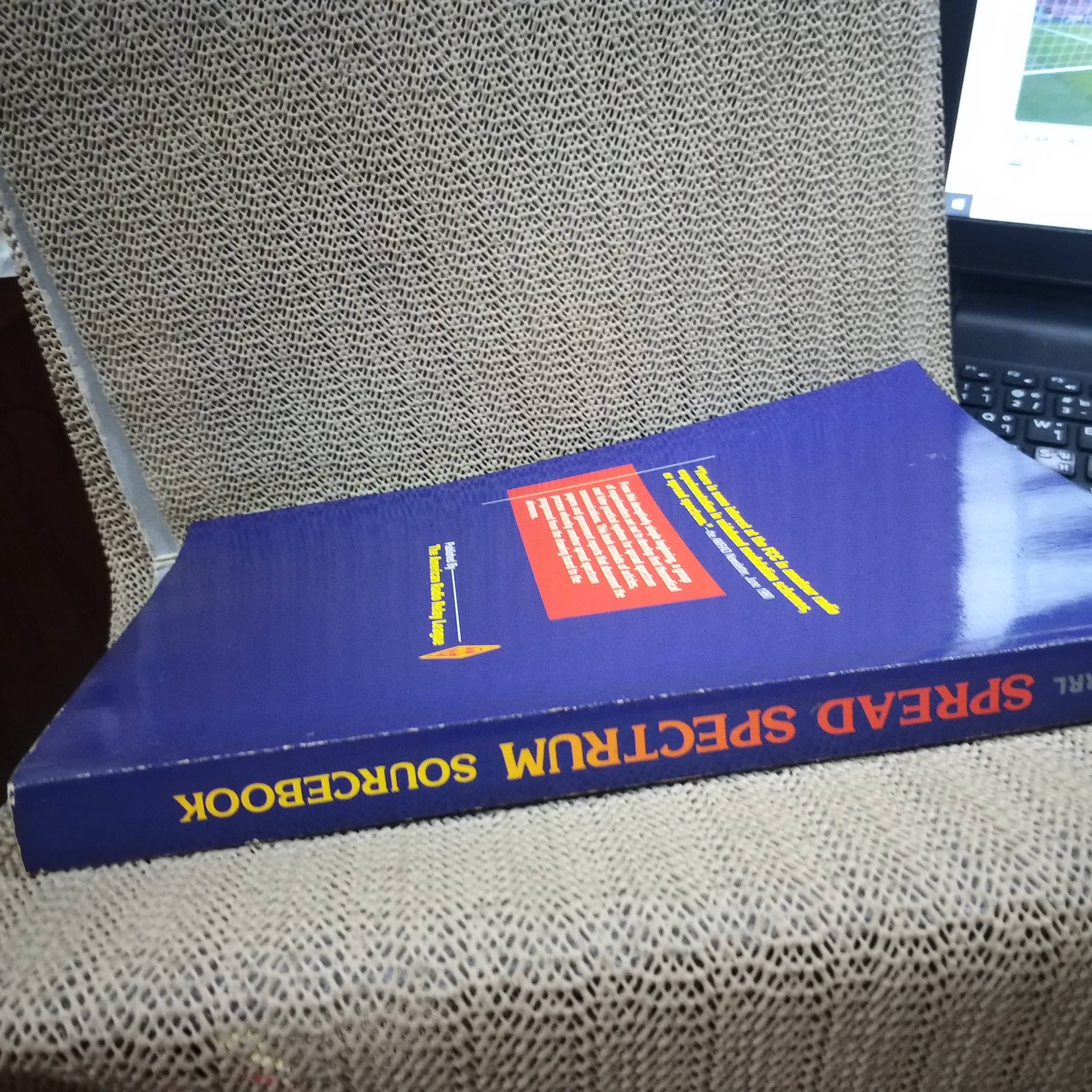 THE ARRL SPREAD SPECTRUM SOURCEBOOK / ** หน้า / พิมพ์2534 / ด้านในสะอาด ไม่มีรอยขีดเขียน /