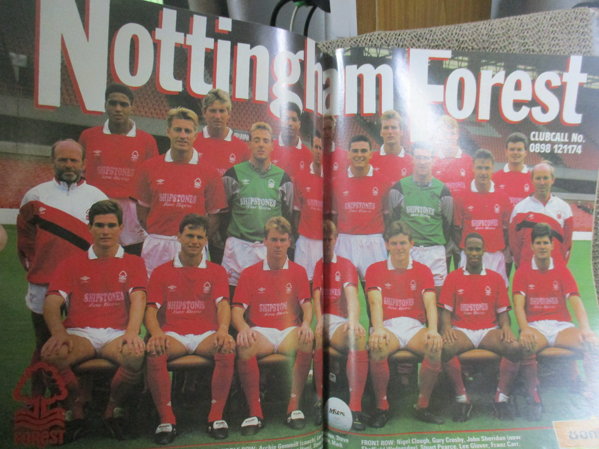 สตาร์ซอคเกอร์ ฉบับที่0636 ปี2533 ปก มาร์ค ไรท์ หน้ากลาง ทีมน็อตติ้งแฮม / เดวิด เบอร์โรว์ส