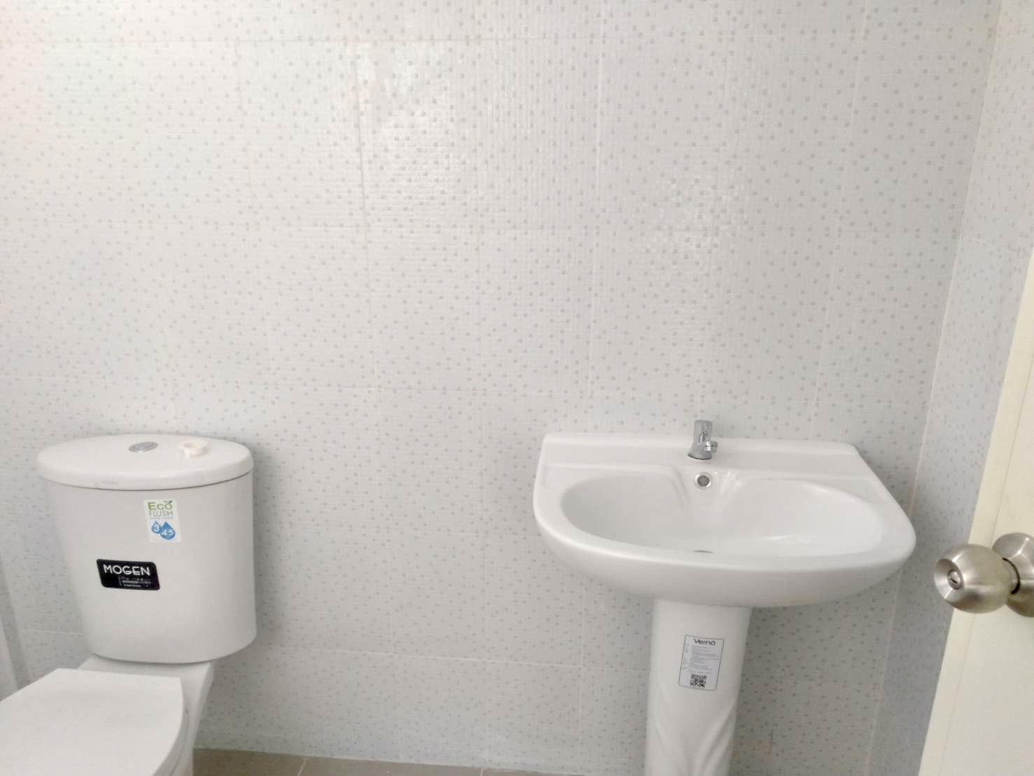 บ้านน็อคดาวน์ สไตล์โมเดิร์น ขนาดบ้าน 4*8 เมตร พร้อมระเบียง 2*3 เมตร ราคา 360,000 บาท