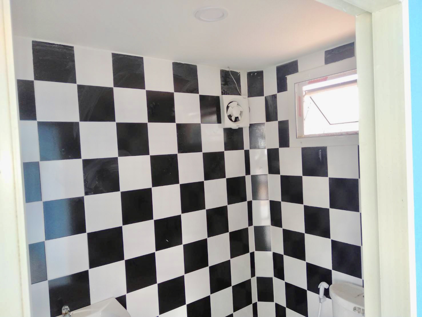 บ้านทรงโมเดิร์น ขนาด 3*5.5 ระเบียงรอบบ้าน