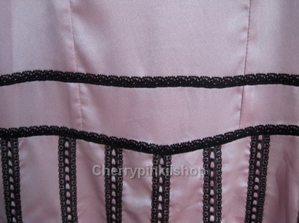 ชุดราตรี เดรสยาวสีชมพู สายเดี่ยว เย็บลูกไม้ดำเซ็กซี่น่าหลงไหล เนื้อผ้ามันนิ่มสวย hiso ใส่สบาย มีซิปข้าง