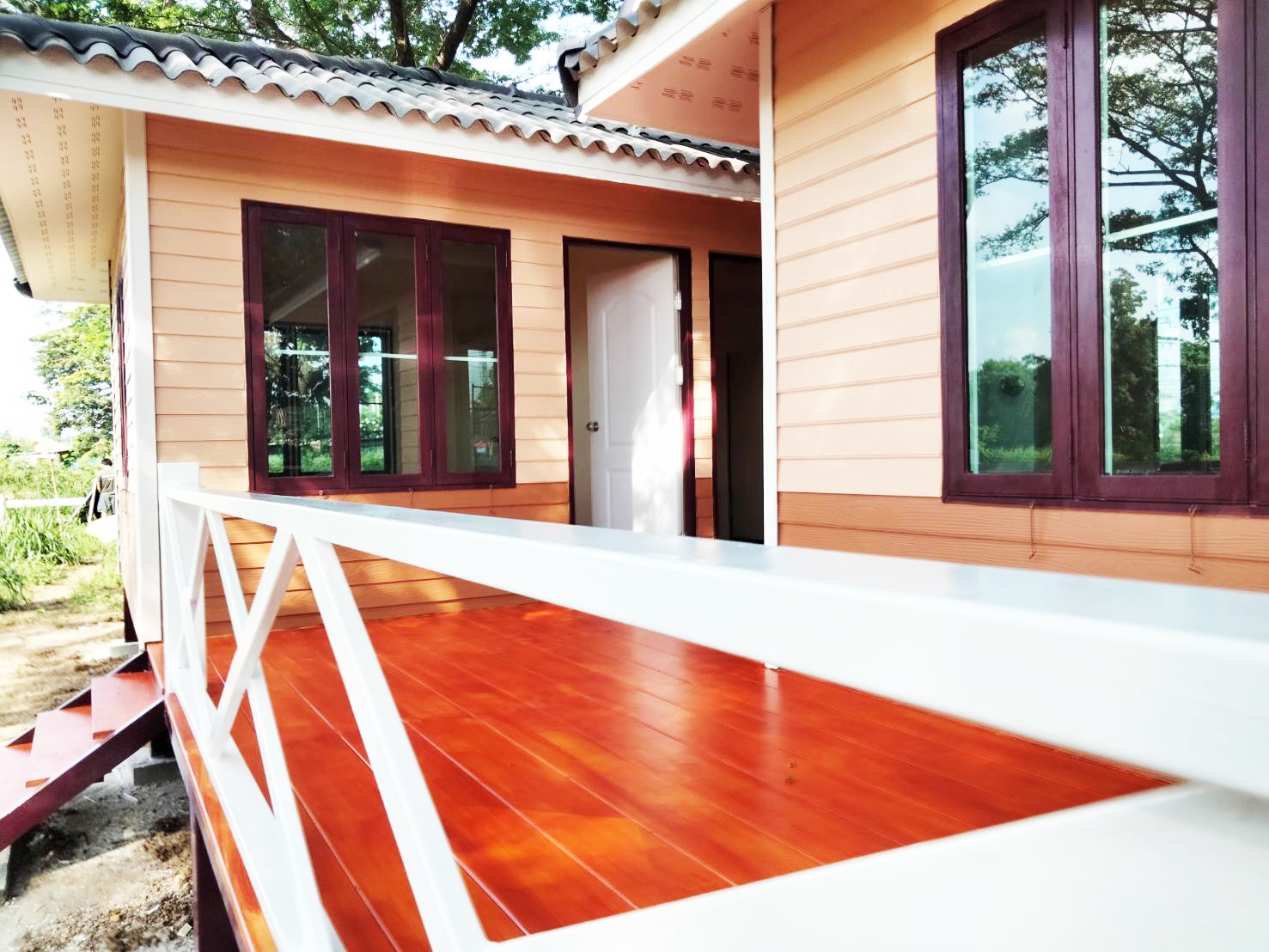 บ้านน็อคดาวน์ ขนาด 4*6 และ 3*4 พร้อมระเบียงกลางบ้าน