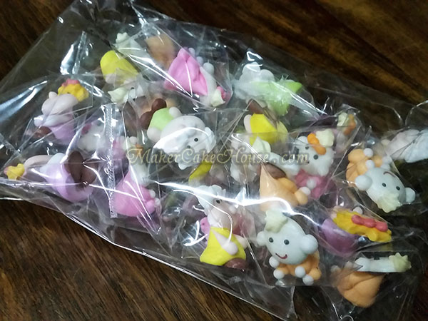 ตุ๊กตาไอซิ่งรูปพ่อแม่ลูก ( 20 ชิ้น )