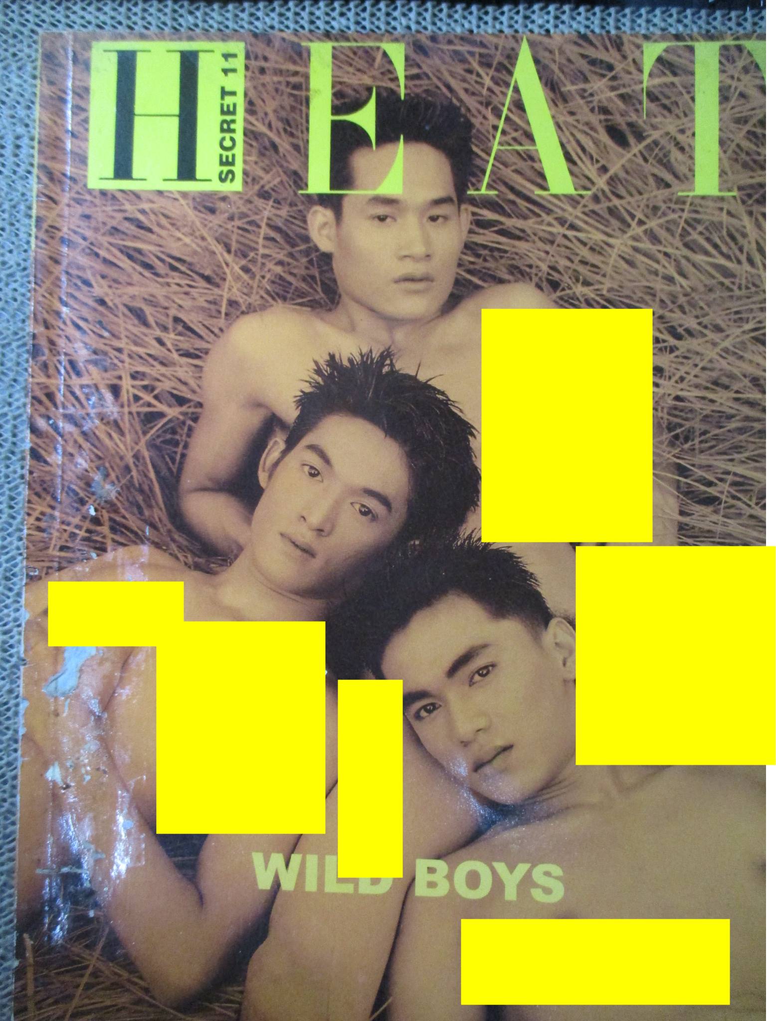 นิตยสาร HEAT SECRET No.11 สภาพดี 3นายแบบโชว์เดี่ยว สีทั้งเล่ม ตำหนิ ปกมีรอยถลอกตามภาพแนบ