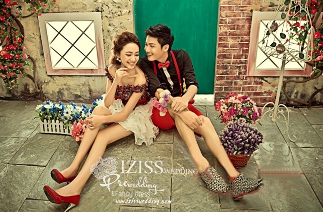 **พร้อมส่งชุดผู้หญิง**รหัส PW055 ชุดถ่ายพรีเว็ดดิ้ง (pre wedding dress) ชุดแฟนตาซีชายหญิง "ธีมสีสันสดใส"