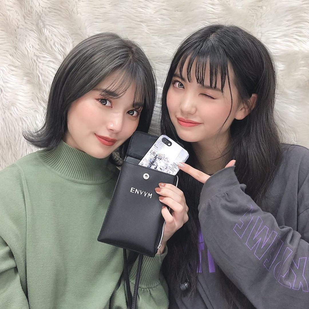 **หมดแล้ว** (มีกล่อง) ENVYM Mini Pochette กระเป๋าสะพายใส่โทรศัพท์