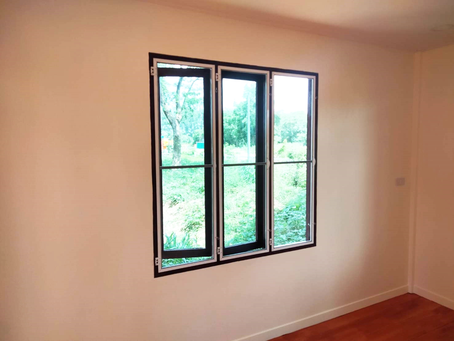 บ้านน็อคดาวน์ ขนาด 4*6 และ 3*4 พร้อมระเบียงกลางบ้าน