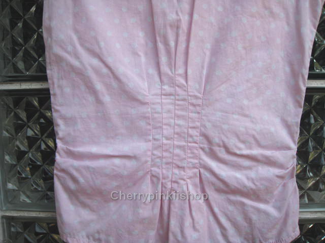 เสื้อสีชมพู Polka dot ลายจุดขาว มีเย็บที่เอว size S ใส่แล้วดูหวานและเก๋ไก๋