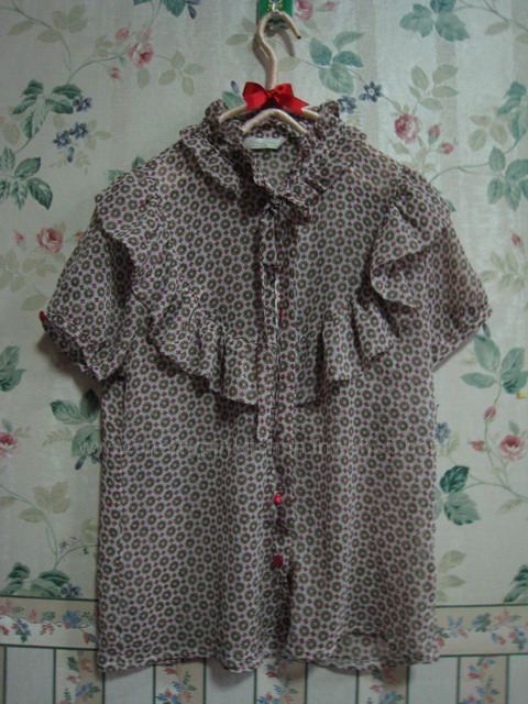 เสื้อชีฟอง สีโทนแดง แขนสั้น ผูกโบว์ นำเข้า แขนสั้น ยี่ห้อ Strawberry ผ้าพริ้วใส่สบาย