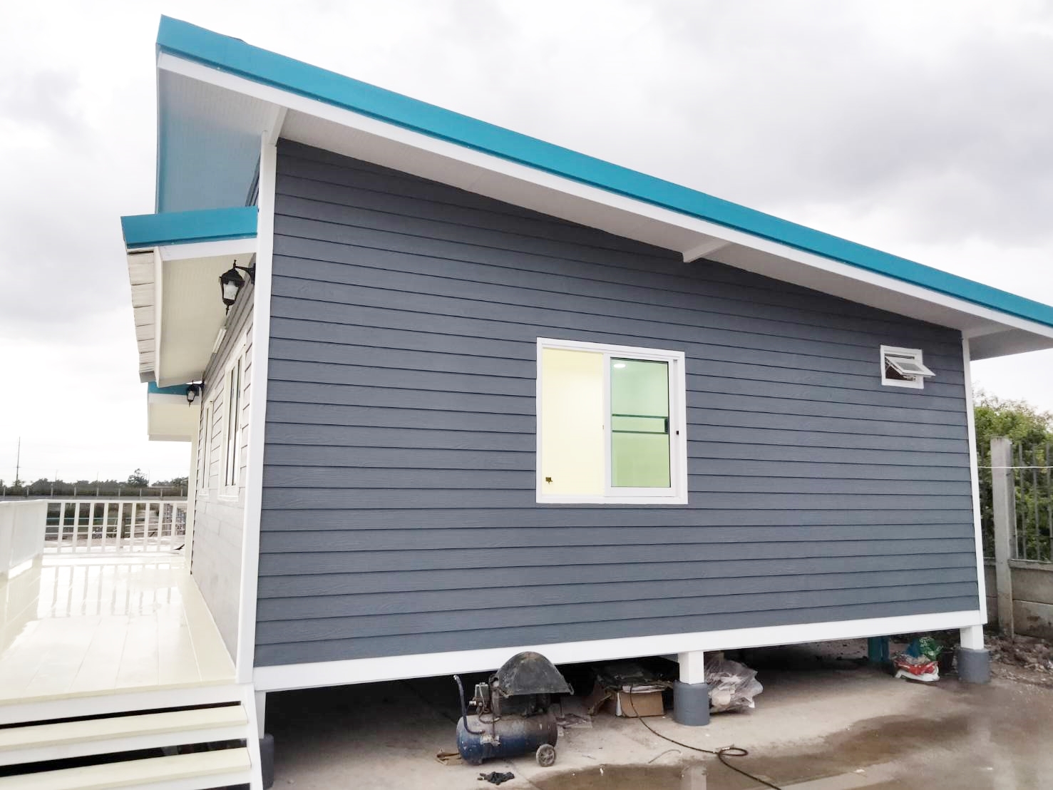 บ้านน็อคดาวน์ ขนาด 9 * 8 เมตร ในตัวบ้าน ขนาด 6*6 เมตร ราคา 550000 บาท