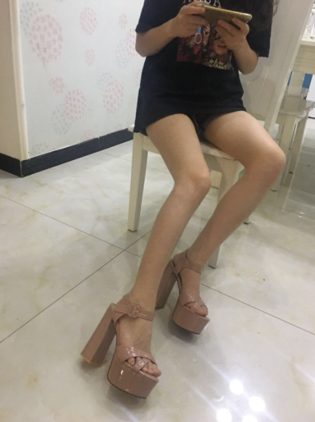 รองเท้าส้นสูงส้นใหญ่สีขาว/แอพพริคอท ไซต์ 33-40