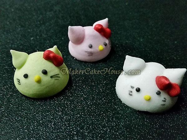 ตุ๊กตาไอซิ่งรูปหน้าคิตตี้ ( 20 ชิ้น )