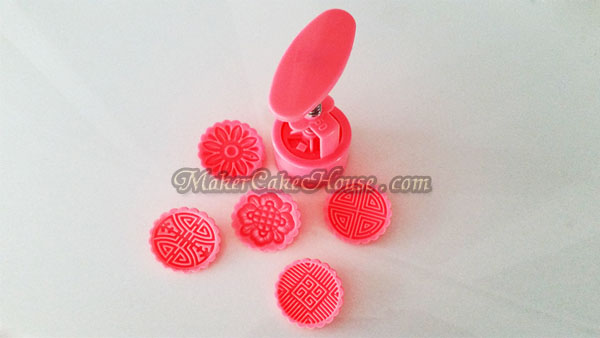 ปั๊มพิมพ์กดขนมไหว้พระจันทร์ + 5 พิมพ์ (50 g.)