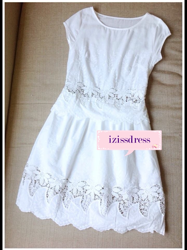 **หมดค่ะ**เดรสผ้าฝ้ายลูกไม้ลายดอกไม้ แอบเซ็กซี่ช่วงเอวค่ะ