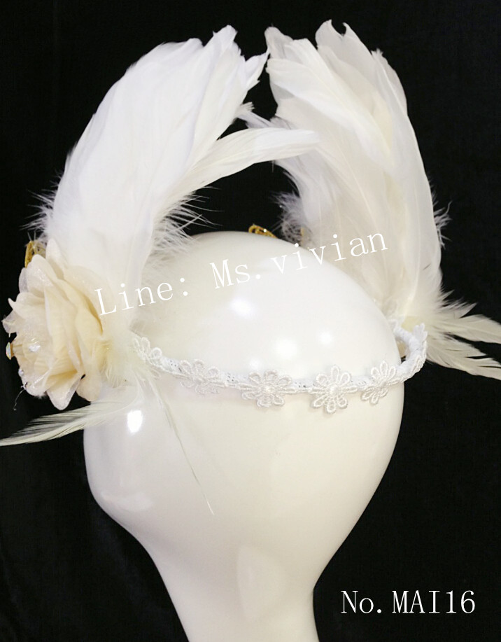 MAI16 มงกุฎขนนกขาว ผี้เสื้อทอง (งาน handmade)**สินค้ามีจำกัด**