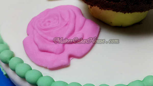 พิมพ์ฟองดอง / กัมเพส ลายดอกกุหลาบ และสร้อยไข่มุก