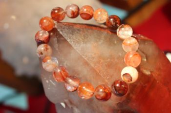 สร้อยข้อมือเรดควอตซ์ ( Red quartz )