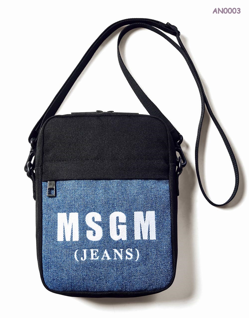MSGM DENIM SHOULDER BAG กระเป๋าสะพายผ้าเดนิม ปักลาย MSGM