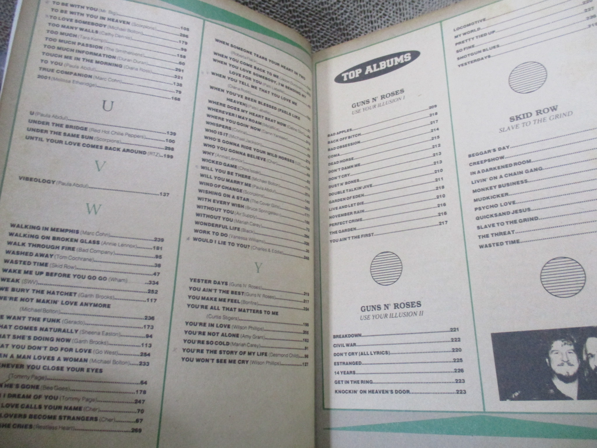 หนังสือเพลงพร้อมคอร์ดกีตาร์ LET IT BE ME YEAR BOOK 1992-1994 ตำหนิ ปกหลังมีคราบน้ำ เปิดได้ตามปกติ