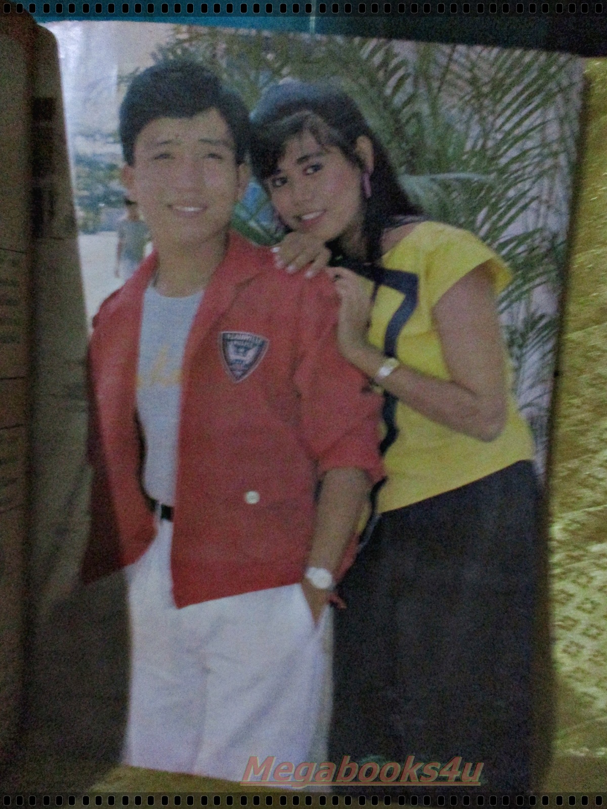 นิตยสารอนุทินคู่ชีวิตดาราน้กร้อง ฉบับที่217 ปี2530 ปก มาลิณี เพชรสตูล ตำหนิ ปกมีรอยเกือบขาด