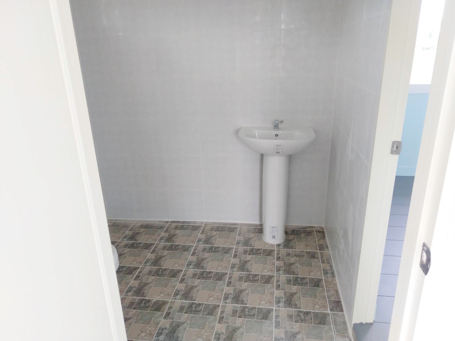 บ้านน็อกดาวน์โครงสร้างเหล็ก ขนาด 4*6 เมตร พร้อมระเบียง ขนาด 2*3 เมตร