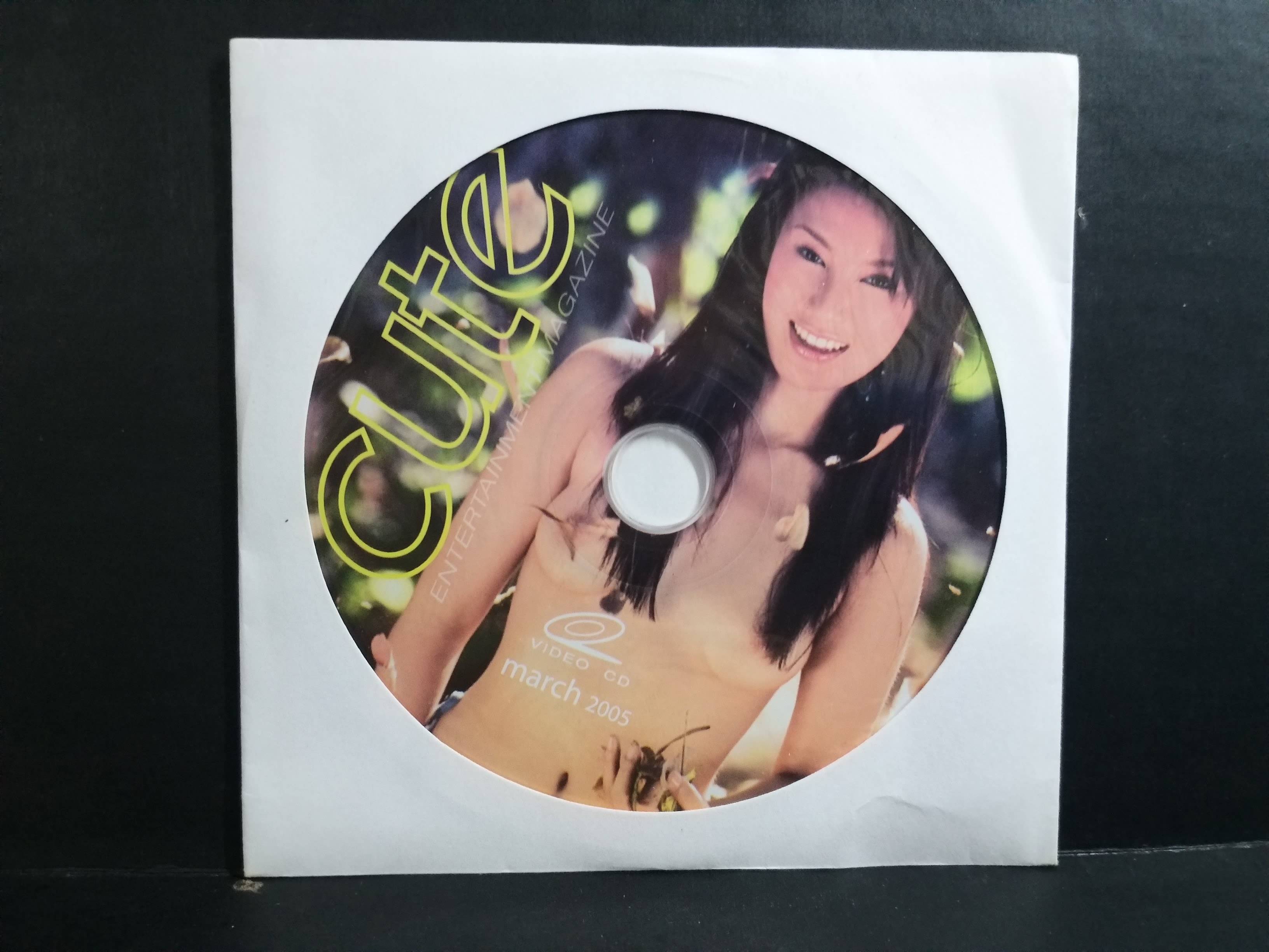 แผ่น CD เบื้องหลังนางแบบ นิตยสาร cute MAR.2005 / ความคมชัดตามยุคนั้นครับ