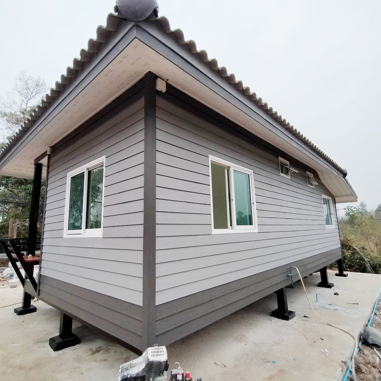 บ้านน็อคดาวน์ ขนาด 4*6 เมตร และมีครัวต่อด้านข้าง ขนาด 3*2 เมตร