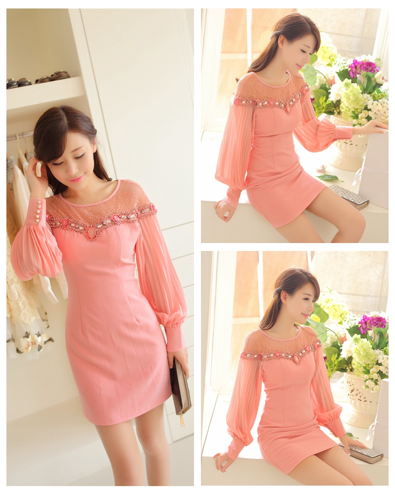 **พร้อมส่ง**เดรสสีชมพูเข้มประดับเพชรผสมคริสตัลสุดหรู เข้ารูป ซีทรูช่วงไหล่ สวยเหมือนแบบค่ะ