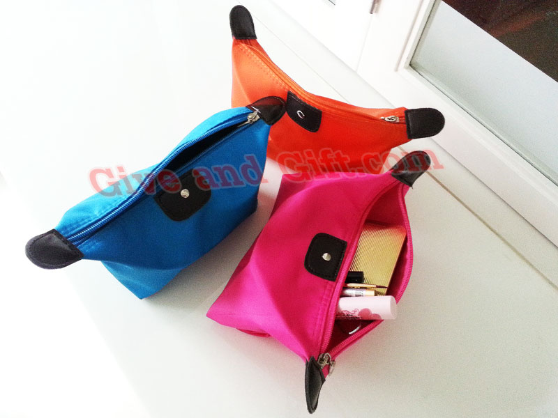 กระเป๋าใส่เครื่องสำอางค์สีสันสดใส