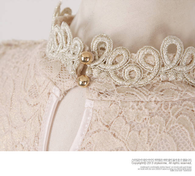 ***หมดค่ะ***เสื้อผ้าลูกไม้สีครีม คอตั้งแต่งลูกไม้สีครีมปักมุก แขนยาว มีซับในสวยเหมือนแบบค่ะ