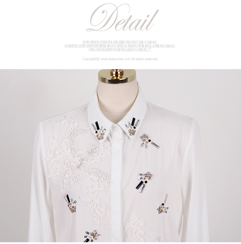 **หมดค่ะ***เสื้อเชิ้ตใส่ทำงานผ้าชีฟองสีขาว ดีเทลตกแต่งลูกปัดและเพชรช่วงปกเสื้อ และลูกไม้แขนยาว สวยคุณภาพดีเหมือนแบบค่ะ
