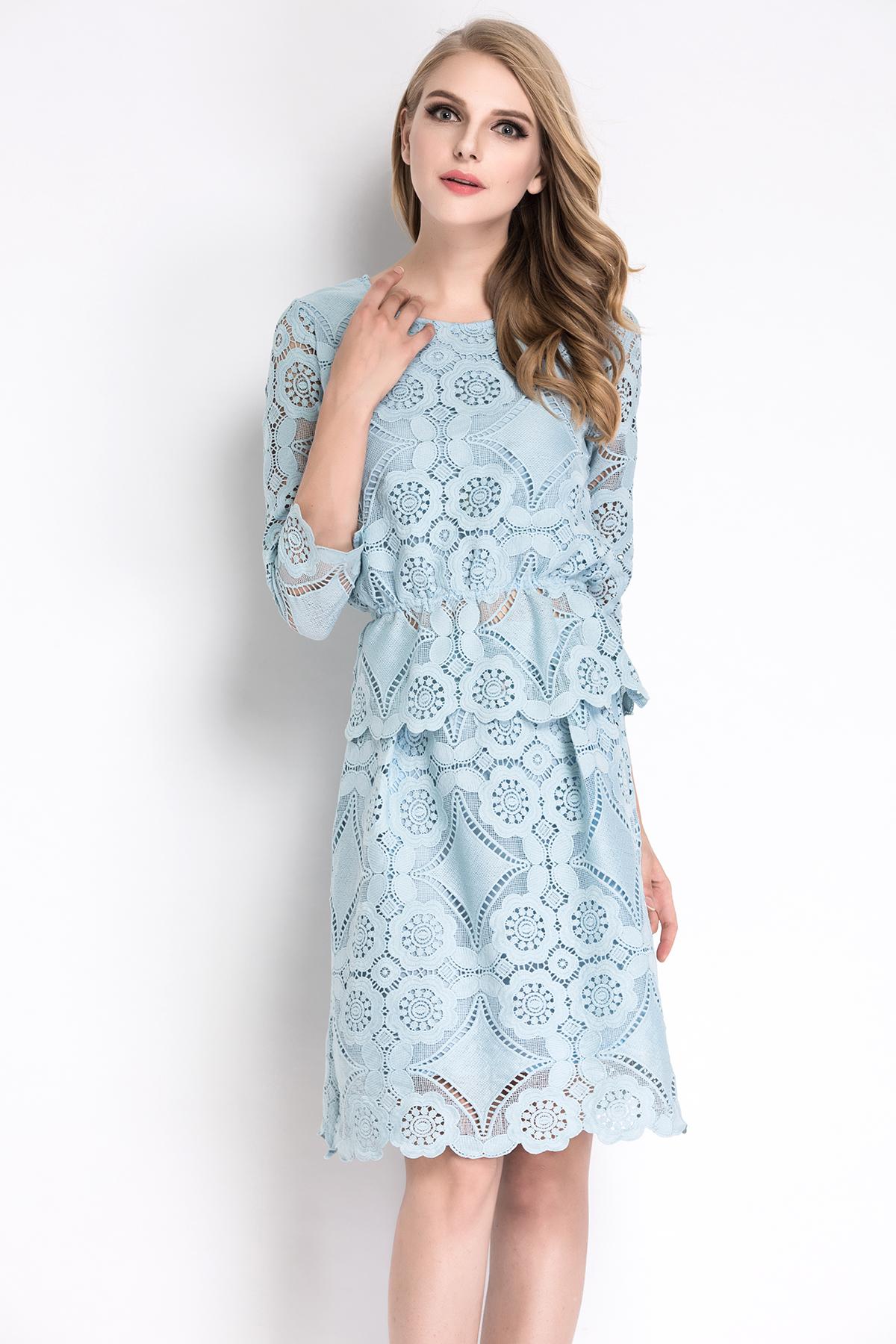 **หมดค่ะ**ชุดลูกไม้แขนยาวสีฟ้าใส่ทำงาน เพื่อนเจ้าสาว แบ่งเ็นเสื้อ+กระโปรง ฉลุลายดอกไม้ สวยคุณภาพดีเหมือนแบบค่ะ