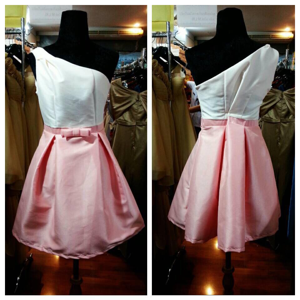 ชุดราตรีสั้นบ่าเดียว กระโปรงพองๆ ให้เช่า 500 บาท