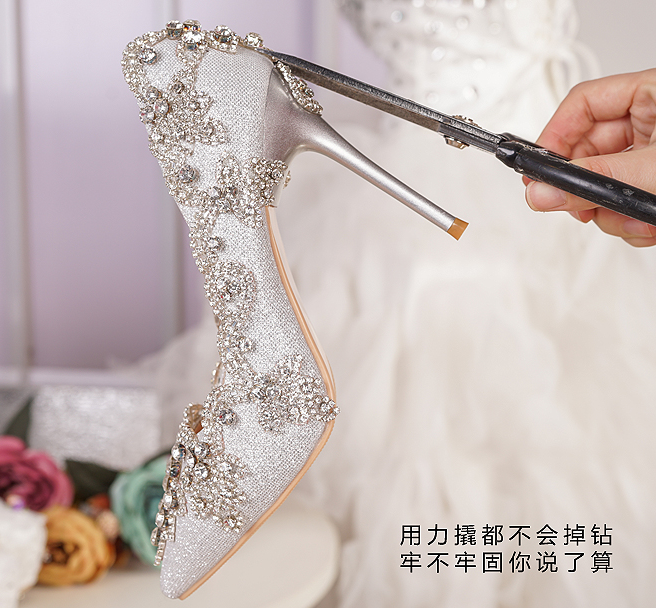 รองเท้าเจ้าสาวสีเงินแต่งคริสตัสสวยหรู ไซต์ 34-40 สูง 2.2 / 3.4 / 4.2 นิ้ว