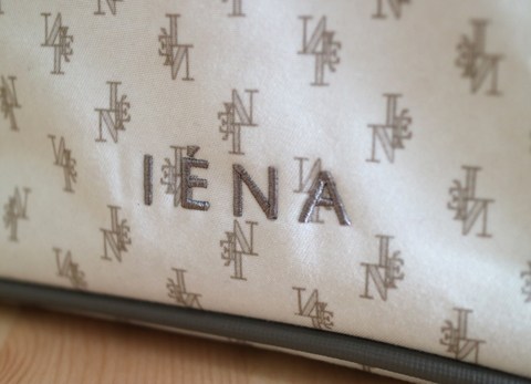 ❌เลิกจำหน่าย❌ (มีกล่อง) IENA กระเป๋าใส่เครื่องสำอาง 2 ชั้น สามารถเก็บเครื่องสำอางที่คุณใช้ทุกวัน