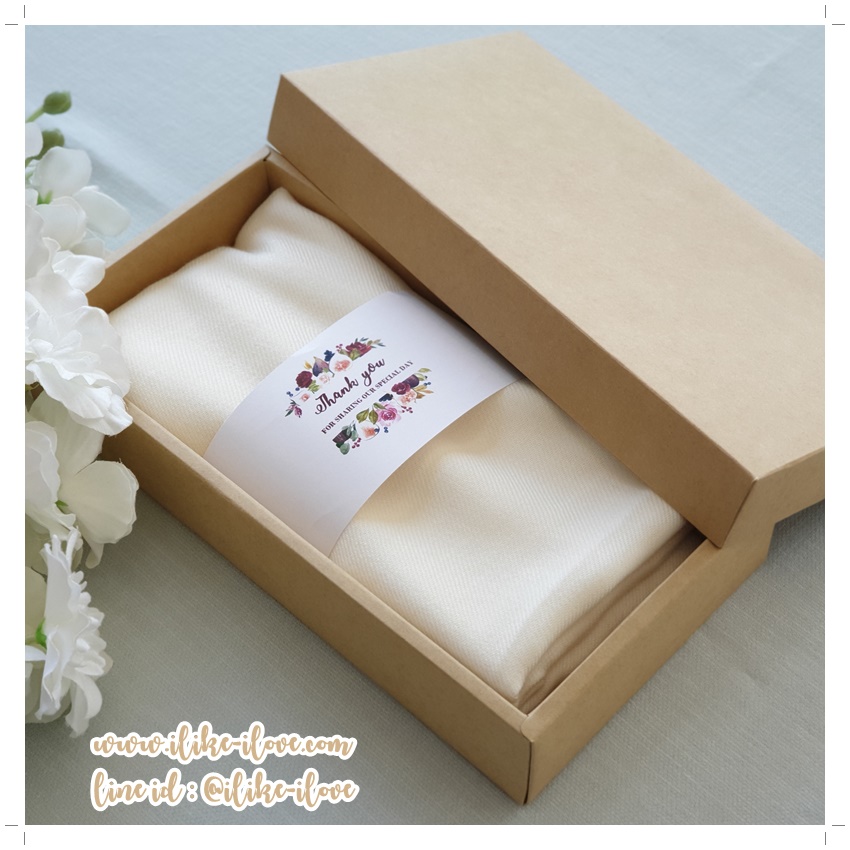 ผ้าคลุมไหล่ Cashmere แพ็คกล่องคราฟท์