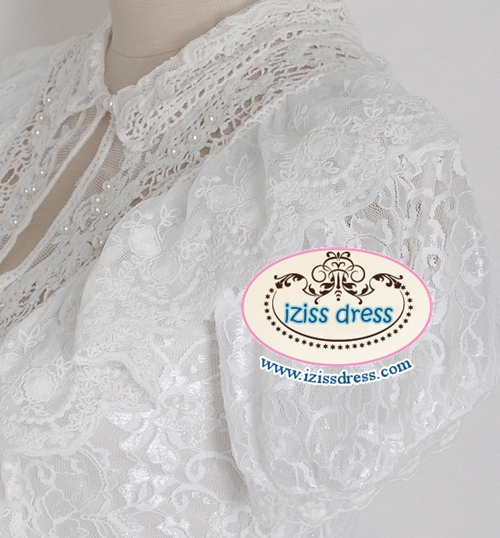 ***หมดค่ะ***เสื้อลูกไม้สีขาว แต่งระบายด้านหน้า ปักมุกที่ตัวเสื้อ แขนตุ๊กตามีซับในสวยเหมือนแบบค่ะ