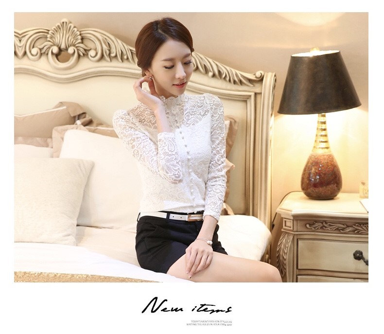 ***หมดค่ะ***เสื้อไสตล์เกาหลี ดีเทลผ้าลูกไม้เนื้อนิ่มทรงเข้ารูป คอติด แขนยาวแต่งกระดุมหน้า ติดกระดุมที่คอด้านหลัง งานมีซับในการตัดเย็บเรียบร้อยคุณภาพดีค่ะ