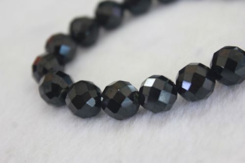 นิลดำ ( Black Spinel )