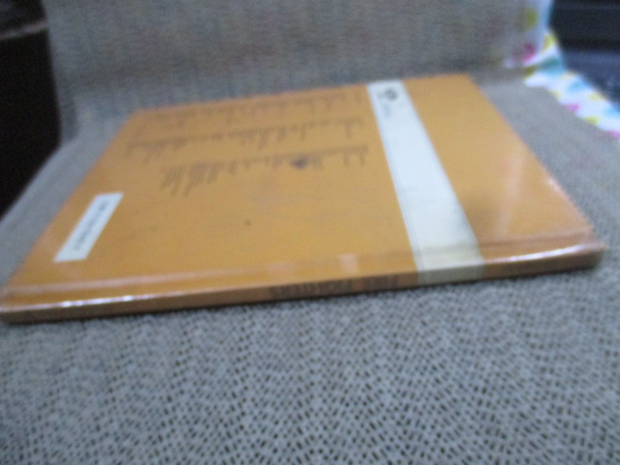 หนังสือ A New True Book : FIRE FIGHTERS (ภาษาอังกฤษ) กระดาษมีจุดเหลือง สภาพดี ห่อปกพลาสติก