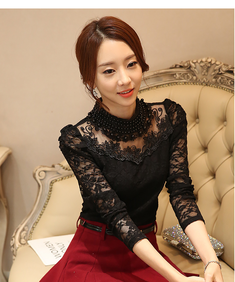 MX438**หมดค่ะ**เสื้อสีดำผ้าลูกไม้ ดีเทลตกแต่งที่คอด้วยผ้าลูกไม้สีดำ ผสมลูกปัดและมุขสีดำหรูหราไฮโซ แขนยาว สวยมากค่ะ ใส่ออกงาน ใส่ทำงานก็สวยค่ะ