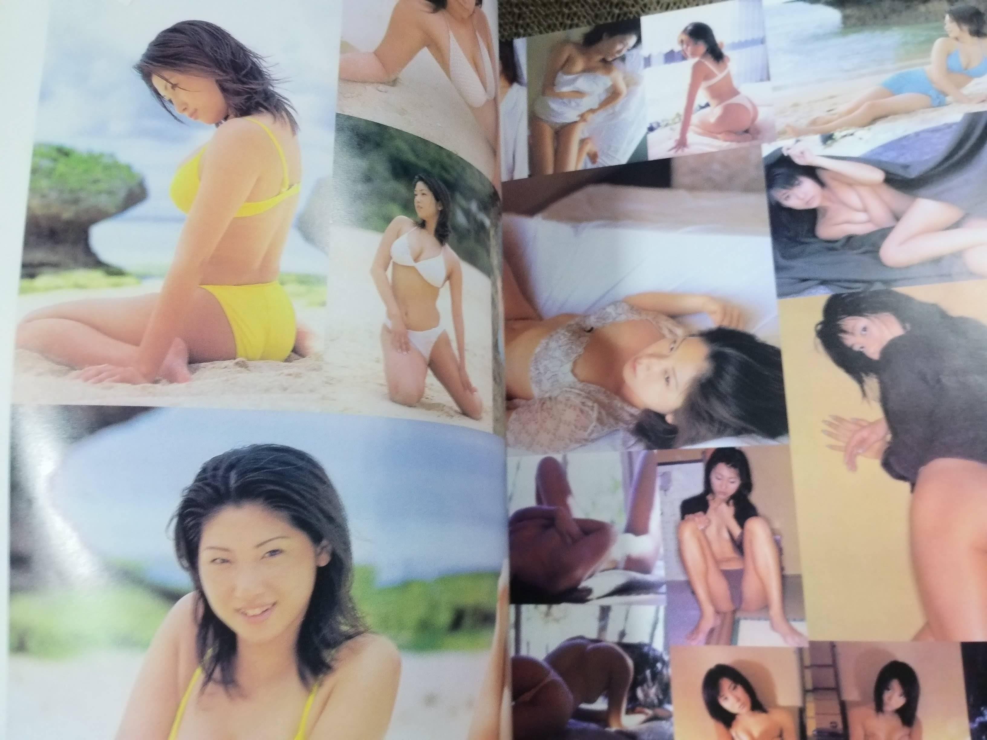 100 sexy stars japan นางแบบชุดว่ายน้ำ / ตำหนิ ปกหลังมีรอยถลอก เปิดได้ตามปกติ