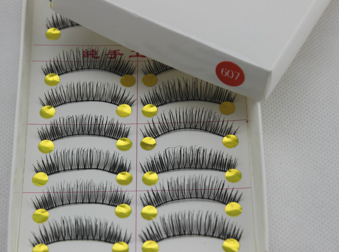 V-607 ขนตาปลอม (ขายปลีก) แพ็คละ 10 คู่
