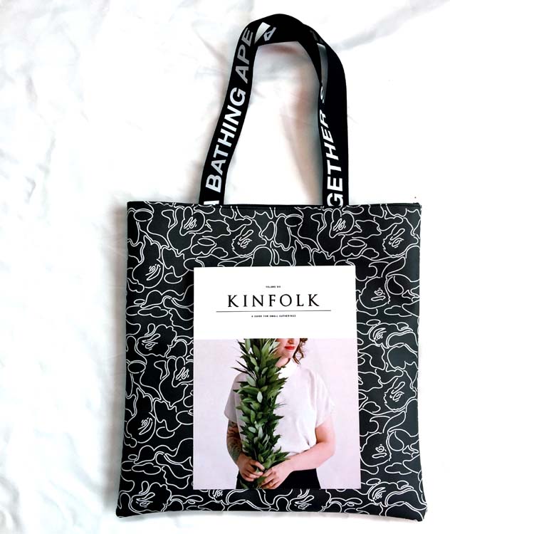 (มีกล่อง) A BATHING APE 2018 AUTUMN/WINTER COLLECTION WITH APPENDIX Big Tote Bag กระเป๋าสะพายPU ซับผ้าสายกระเป๋าเป็นผ้า ใบใหญ่แข็งแรง