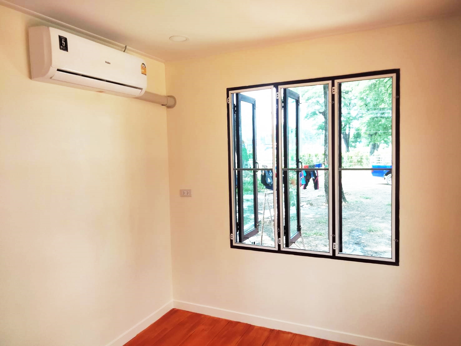 บ้านน็อคดาวน์ ขนาด 4*6 และ 3*4 พร้อมระเบียงกลางบ้าน